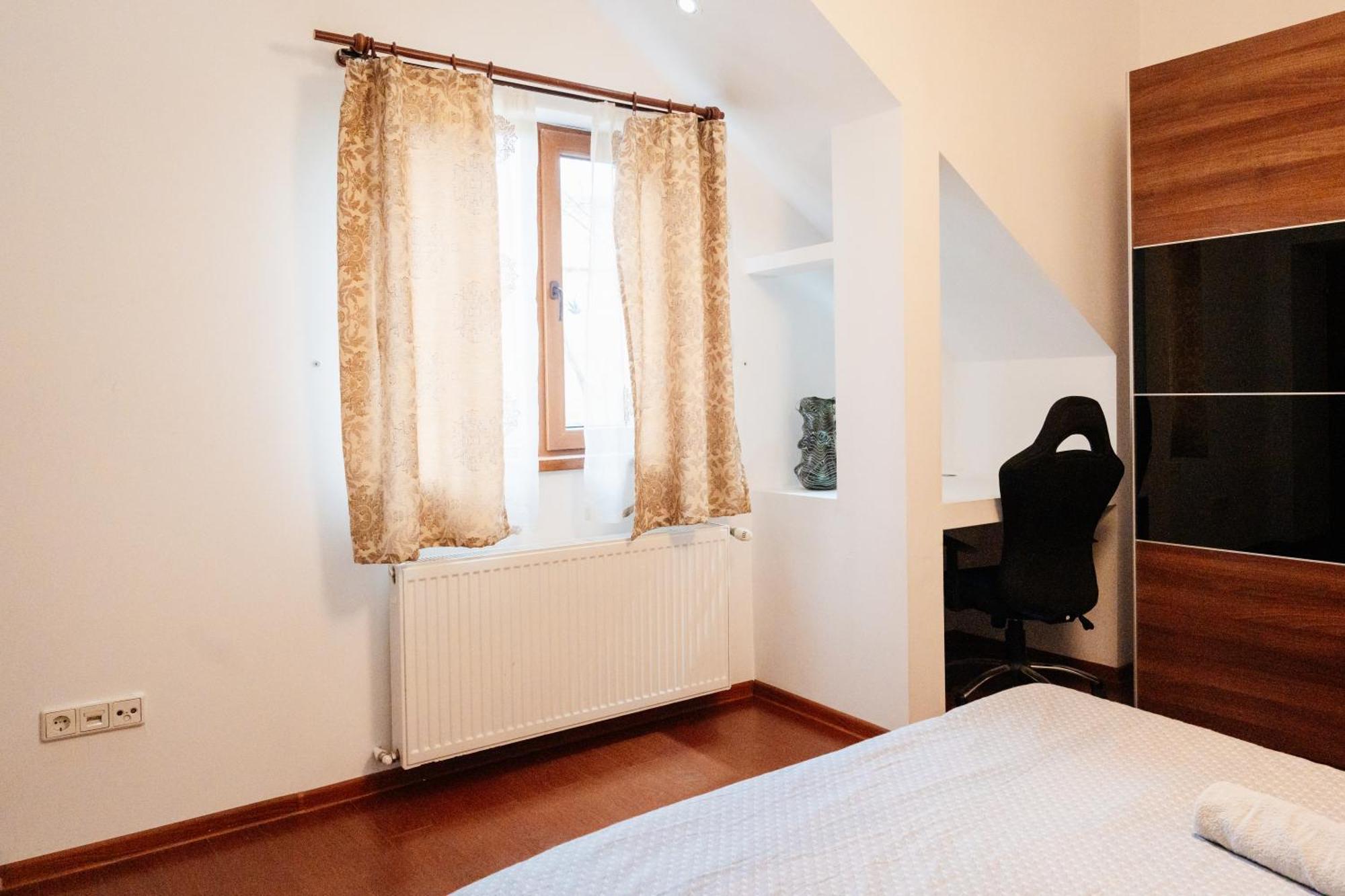 Maan Central Apartment Pet Friendly Location Brasov Exterior photo